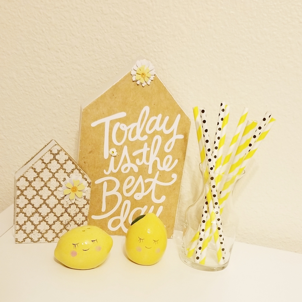 Adorable ceramic lemon salt and pepper set